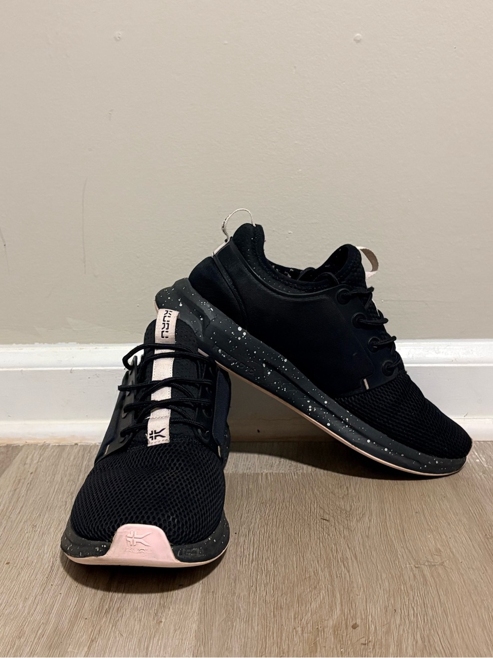 Kuru Atom Women’s Sneakers Size 10 Wide Black & Pink Running Shoes